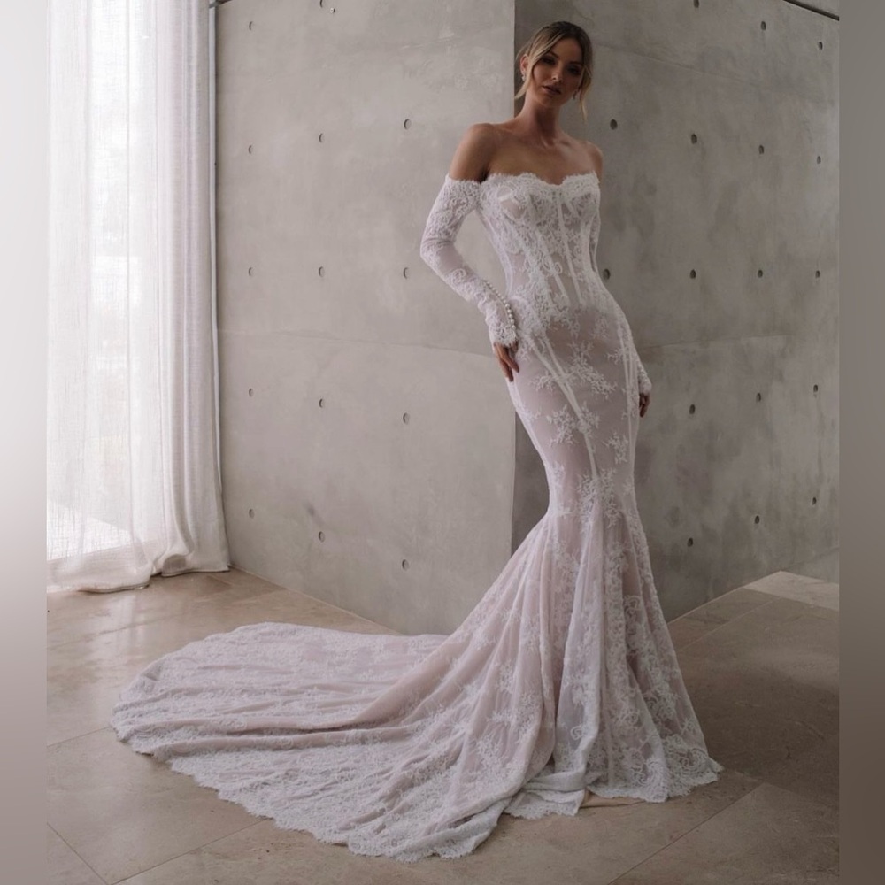 Selling my beautiful J’Aton Couture wedding dress